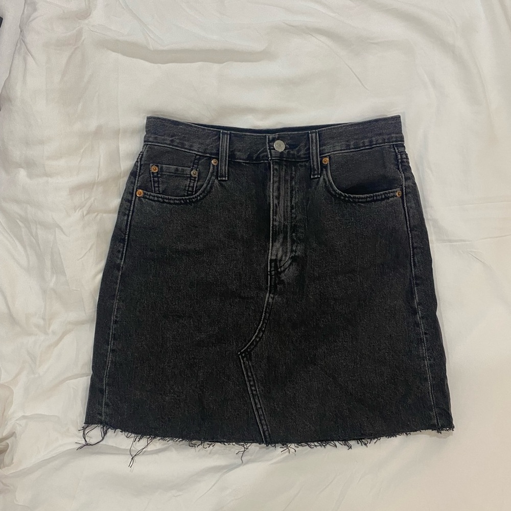 levi’s high waist denim mini skirt black raw hem